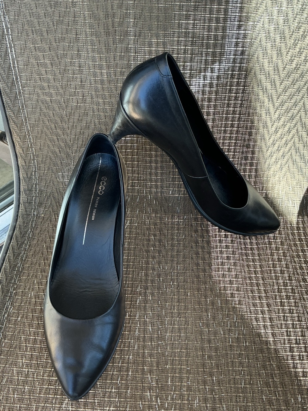 Ecco Black Leather Shape 45 Pointy Sleek Pump Heeled Shoes